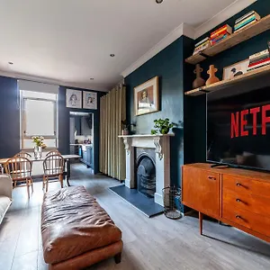 arte-stays-2-bed-luxurious-flat-garden-5min-dalston-st.brighton-hotels-england.com/